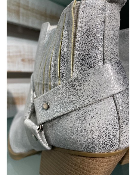 Botin mujer plata detalle