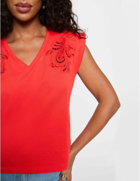 Camiseta Morgan Dtrip roja cuello V