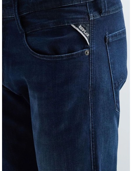 Pantalón Replay Power Stretch denim, detalle de bolsillo y costuras