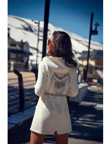 Chaqueta Summitra Camaleónica by Capriche, vista trasera con cordón ajustable en cintura