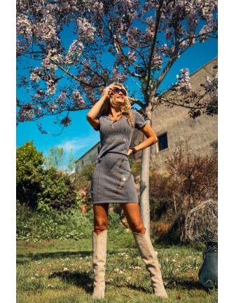 Falda Nevala Camaleónica by Capriche, conjunto con camiseta Wildwood