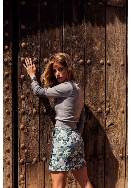 Falda Valley Camaleónica by Capriche, conjunto con jersey Clovin