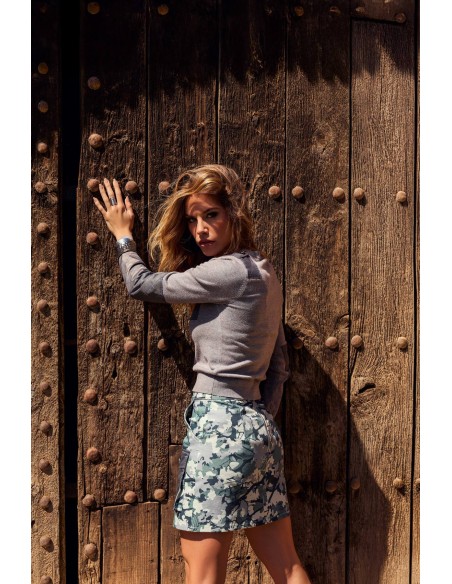 Falda Valley Camaleónica by Capriche, conjunto con jersey Clovin