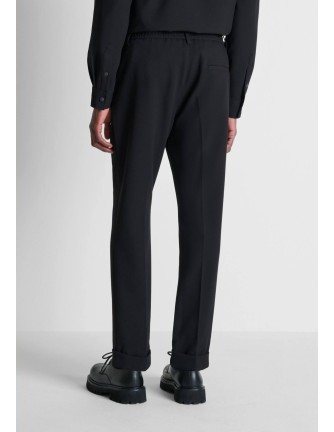 Pantalón Antony Morato negro Boris con dobladillo, modelo de frente 2