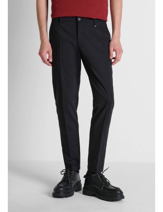 Pantalón Antony Morato negro Ronan - detalle lateral del corte slim