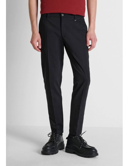 Pantalón Antony Morato negro Ronan - detalle lateral del corte slim