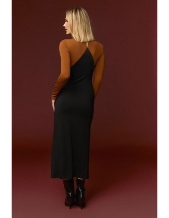 Vestido Minueto Moggie bicolor negro y camel, modelo vista frontal 2