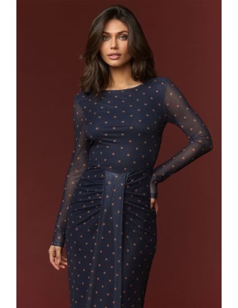 Vestido Minueto Blaze malla estampado estrellas azul marino largo - vista frontal modelo 2