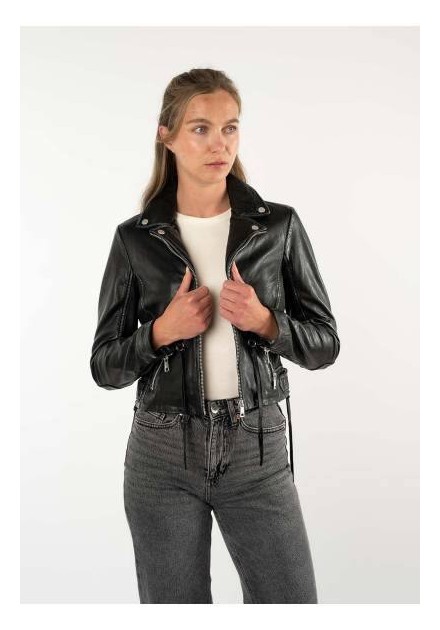 Chaqueta biker de piel negra Gipsy by Mauritius para mujer, vista frontal abierta Chaqueta biker de piel negra Gipsy by Mauritius para mujer, vista frontal abierta