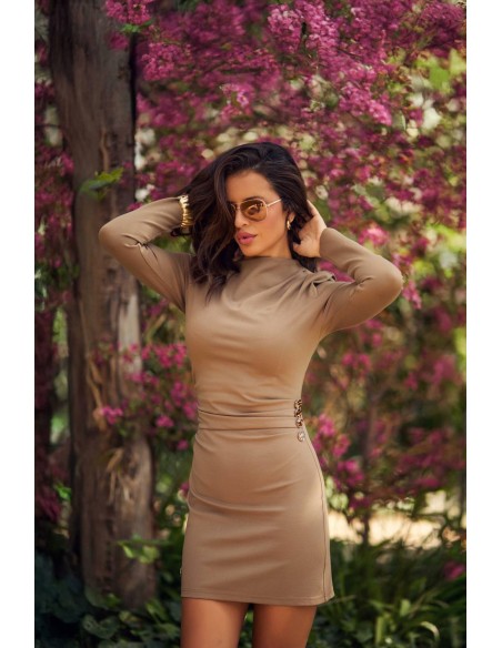 Vestido ajustado Lynford Camaleónica by Capriche camel cuello alto - imagen 6