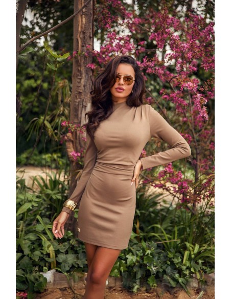 Vestido ajustado Lynford Camaleónica by Capriche camel cuello alto - imagen 7