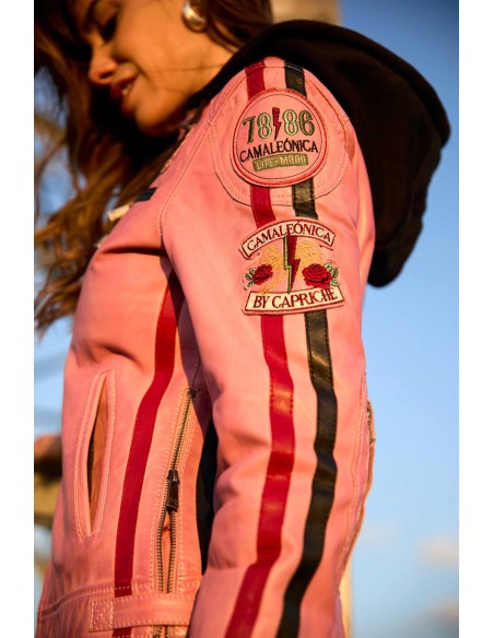 Chaqueta rosa Runak Camaleónica by Capriche efecto piel con capucha - imagen 9
