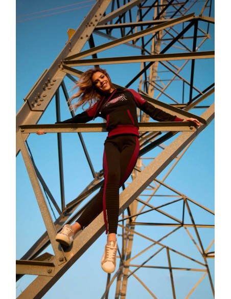 Pantalón Frost Camaleónica by Capriche negro con banda lateral burdeos - imagen 3