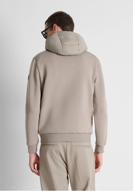 Chaqueta Antony Morato beige, espalda con capucha y bajo elástico Chaqueta Antony Morato beige, espalda con capucha y bajo elástico