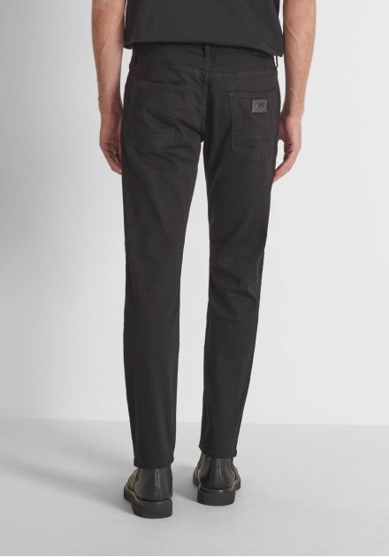 Vaquero Antony Morato negro W01891, vista trasera con bolsillos y etiqueta Vaquero Antony Morato negro W01891, vista trasera con bolsillos y etiqueta