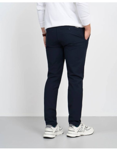 Pantalón Harper and Neyer Traveler azul marino, vista trasera
