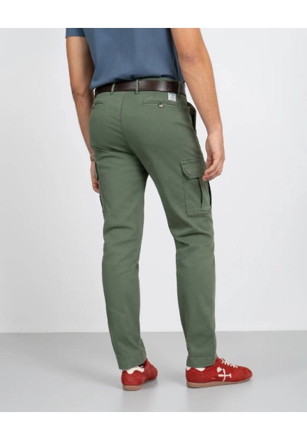Pantalón cargo Harper and Neyer verde, vista trasera