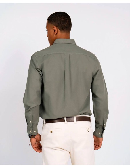 Camisa Harper and Neyer Venet verde musgo de tejido estructurado, vista frontal con modelo