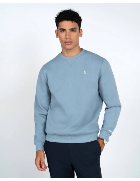 Sudadera Harper and Neyer azul cielo de cuello redondo y manga raglan, vista frontal con modelo