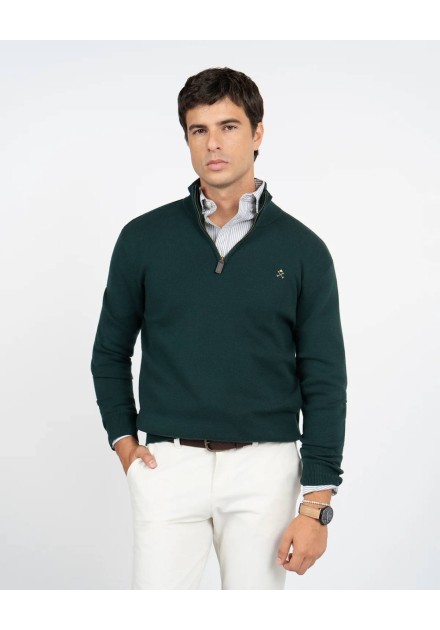Jersey media cremallera Harper and Neyer verde bosque, vista frontal con modelo