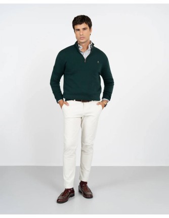 Jersey media cremallera Harper and Neyer verde bosque, vista frontal con modelo 2