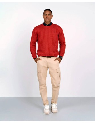 Jersey de ochos Harper and Neyer Blarney Castle rojo, vista frontal con modelo 2