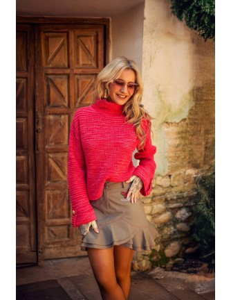 Falda Horizon Camaleónica by Capriche corta en tono caqui con jersey rojo, look exterior