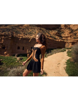Vestido Kaya Camaleónica by Capriche negro y camel con corpiño de ante, vista frontal 2