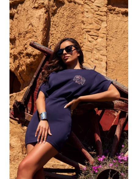 Vestido Aven Camaleónica by Capriche con bordado en el pecho, detalle de la manga