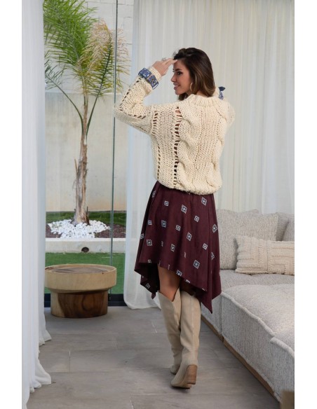 Jersey Roamer Camaleónica by Capriche, vista lateral y espalda del punto trenzado