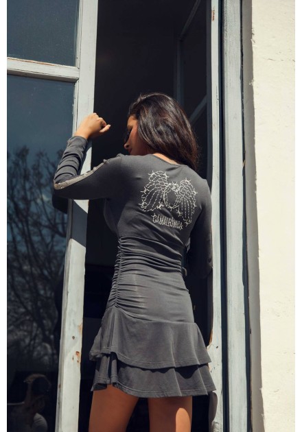 Vestido Northwind Camaleónica by Capriche gris oscuro - detalle de la espalda en modelo