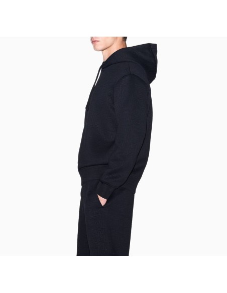 Sudadera Armani Exchange negra - lateral en modelo