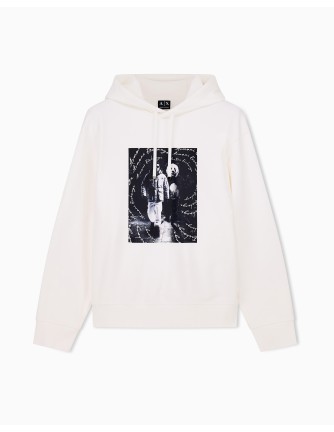 Sudadera Armani Exchange blanca - frontal en plano
