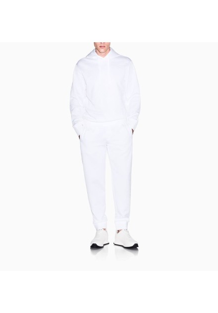 Sudadera Armani Exchange blanca - look completo en modelo