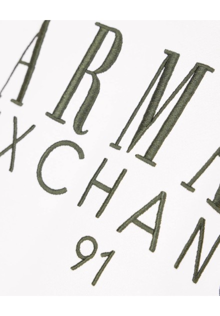 Sudadera Armani Exchange crudo - detalle del tejido y logo