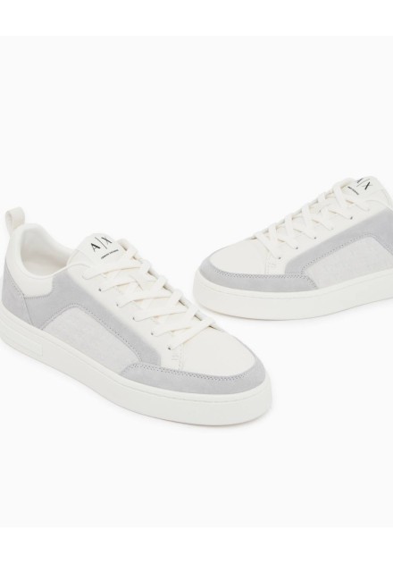 Sneakers Armani Exchange blancas y grises - vista tres cuartos del par Sneakers Armani Exchange blancas y grises - vista tres cuartos del par