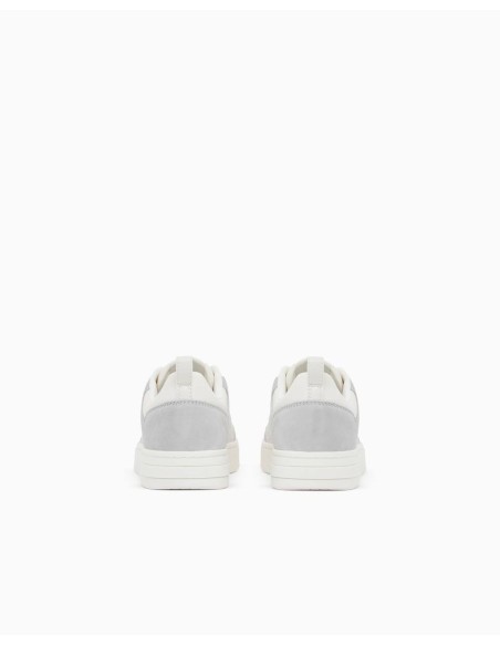 Sneakers Armani Exchange blancas y grises - vista del talón