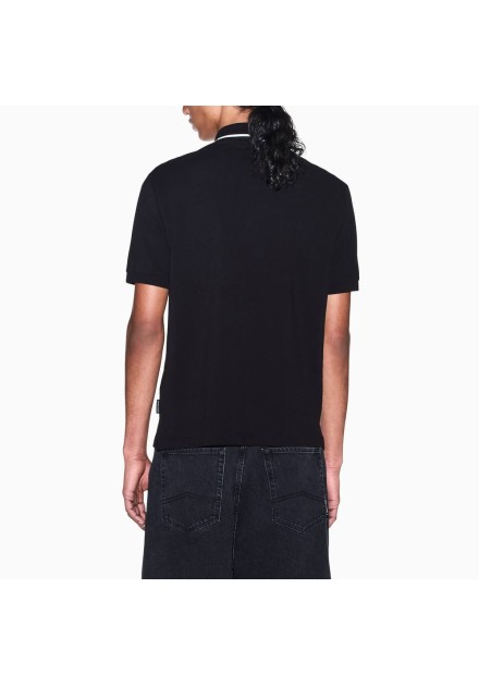 Polo Armani Exchange negro - vista trasera en modelo Polo Armani Exchange negro - vista trasera en modelo