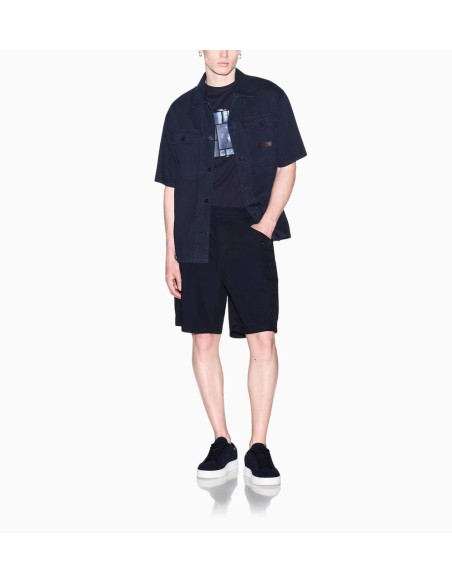 Camiseta Armani Exchange azul marino - look completo en modelo