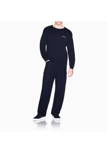 Jersey Armani Exchange azul marino - look completo en modelo Jersey Armani Exchange azul marino - look completo en modelo