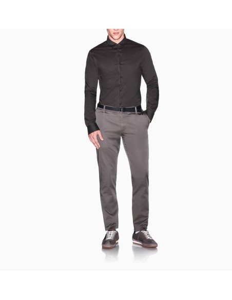 Camisa Armani Exchange verde oscuro - look completo en modelo