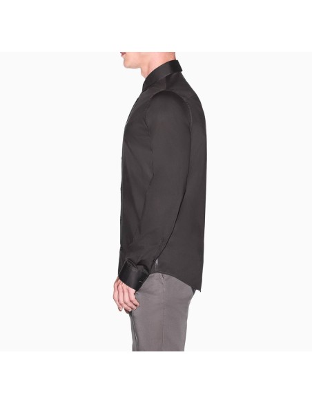 Camisa Armani Exchange verde oscuro - lateral en modelo