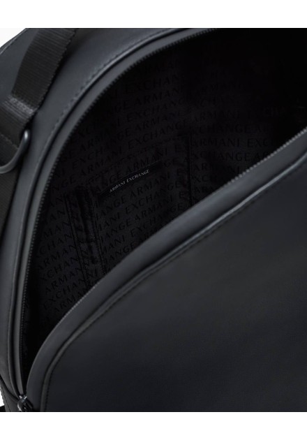 Mochila Armani Exchange negra - interior abierto