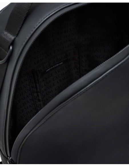 Mochila Armani Exchange negra - interior abierto