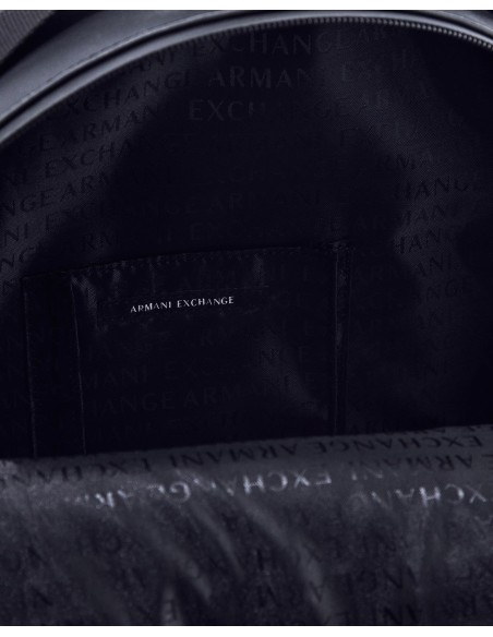 Mochila Armani Exchange negra - detalle del interior