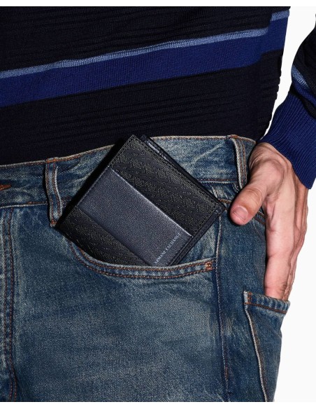 Billetero Armani Exchange negro y gris - en modelo