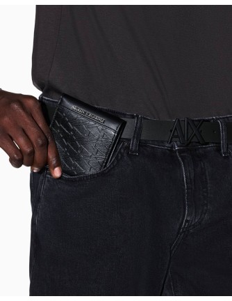 Billetero Armani Exchange negro - frontal en plano 2