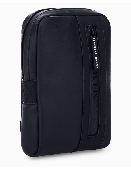 Bandolera Armani Exchange negra - vista lateral