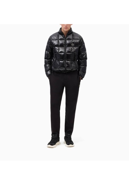 Chaqueta plumón Armani Exchange negra - look completo en modelo Chaqueta plumón Armani Exchange negra - look completo en modelo