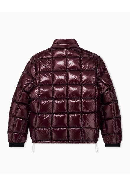 Chaqueta plumón Armani Exchange granate - trasera en plano Chaqueta plumón Armani Exchange granate - trasera en plano